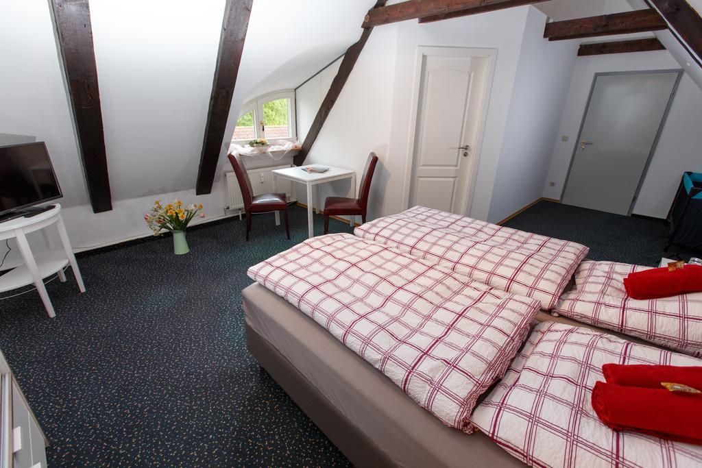 Pension Altes Burghotel Neustadt-Glewe Room photo